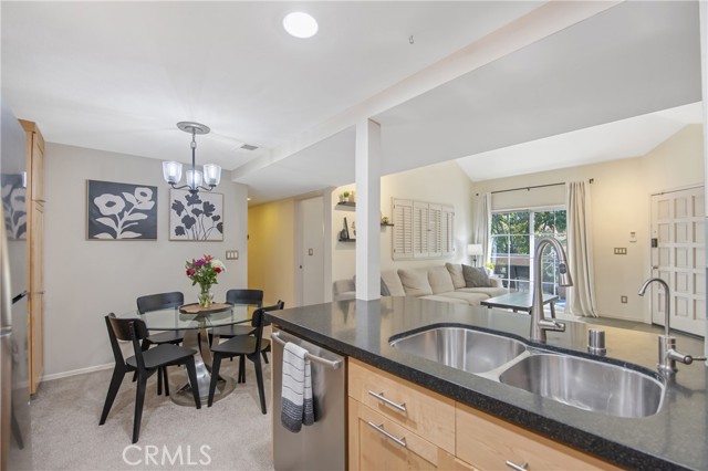 Detail Gallery Image 16 of 35 For 23933 Del Monte Dr #19,  Valencia,  CA 91355 - 2 Beds | 2 Baths