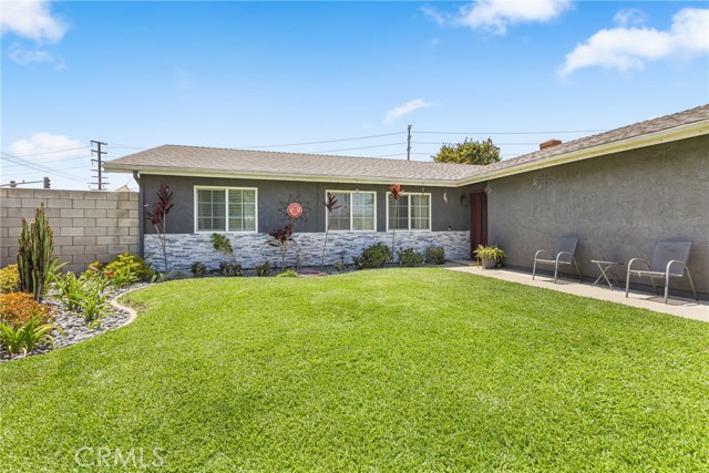 2951 S Plainfield Place, Ontario CA: https://media.crmls.org/medias/f5f117fb-ee3c-4205-a01a-2fc5de28d0ef.jpg