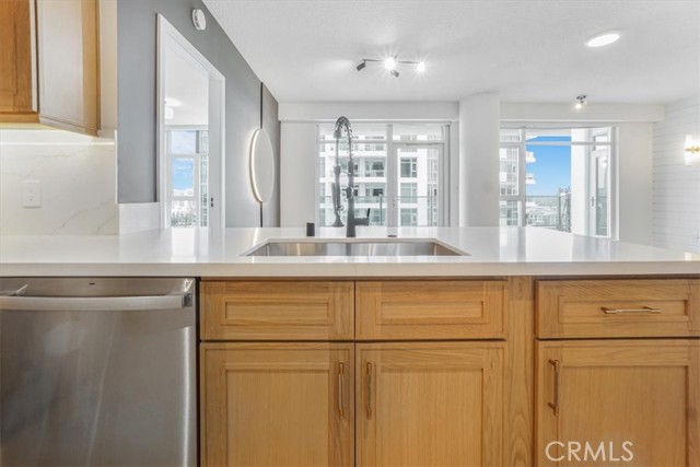 3131 Michelson Drive, Irvine CA: https://media.crmls.org/medias/f5f139af-d7e9-4065-a4dd-3ace584572a1.jpg