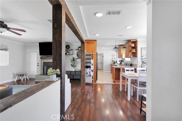 19545 Seneca Road, Apple Valley CA: https://media.crmls.org/medias/f5f16d1e-b408-4159-a7fc-cb2efbfb0177.jpg