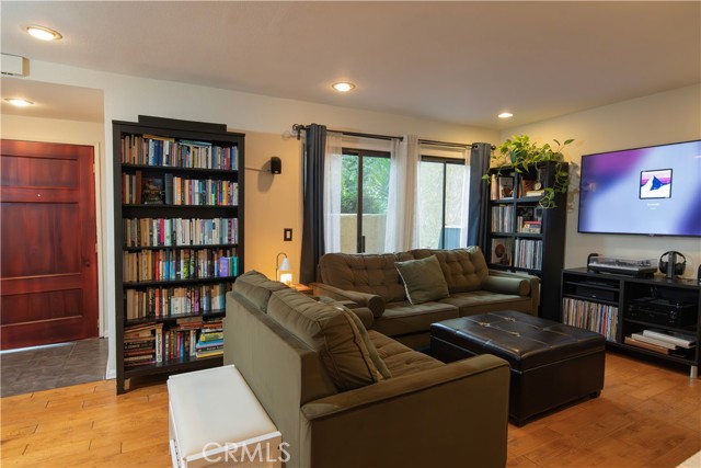 Detail Gallery Image 21 of 42 For 20807 Roscoe Bld #12,  Winnetka,  CA 91306 - 3 Beds | 2/1 Baths