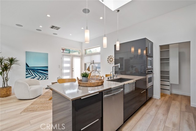 Detail Gallery Image 39 of 72 For 726 W 37th St, San Pedro,  CA 90731 - 5 Beds | 5 Baths