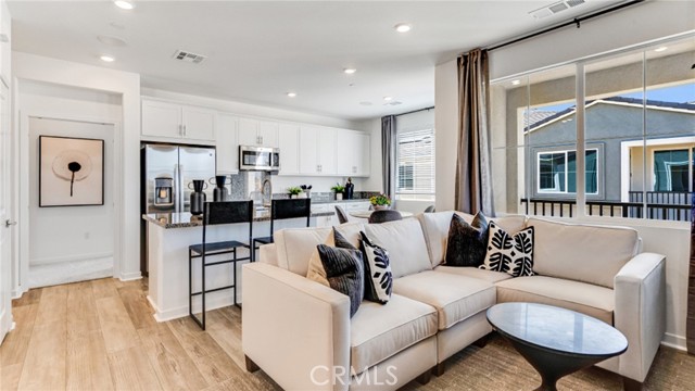 Detail Gallery Image 1 of 21 For 4253 S Montoya Paseo, Ontario,  CA 91762 - 1 Beds | 1/1 Baths