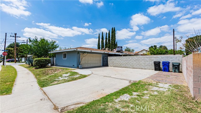 931 N Eucalyptus Avenue, Rialto CA: https://media.crmls.org/medias/f5f2d05b-cc8f-4a31-b688-bba82205d5aa.jpg