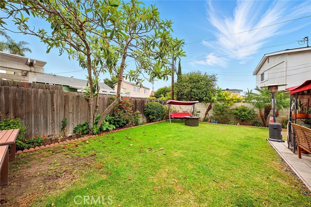 4303 E De Ora Way, Long Beach CA: https://media.crmls.org/medias/f5f2d34d-a07e-43b3-bbef-c1a36ee8e46a.jpg