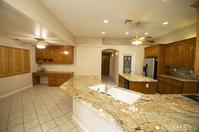 Detail Gallery Image 24 of 48 For 11830 Joshua Dell Rd, Victorville,  CA 92371 - 3 Beds | 2 Baths