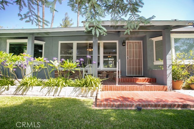1019 W Milton Drive, Glendora CA: https://media.crmls.org/medias/f5f345f0-0df5-4e42-b2fb-8201e9f867df.jpg