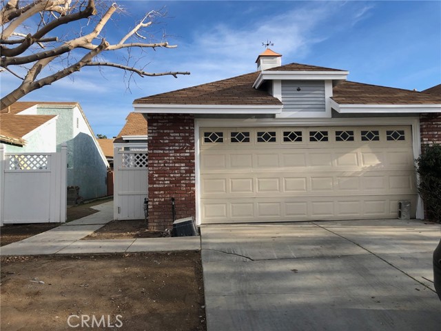 Detail Gallery Image 2 of 21 For 37700 Gilworth Ave, Palmdale,  CA 93550 - 3 Beds | 2 Baths