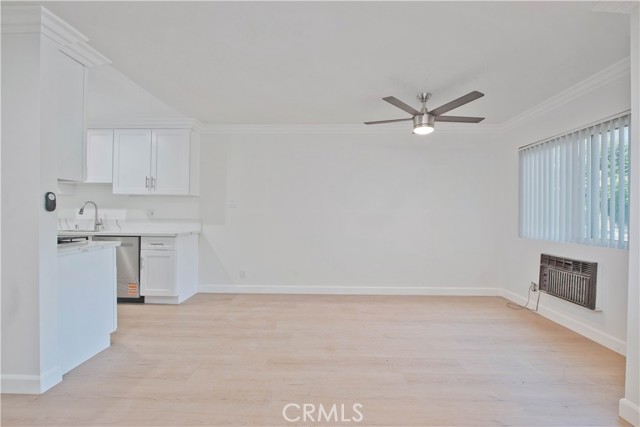 Detail Gallery Image 7 of 25 For 5415 Newcastle Ave #18,  Encino,  CA 91316 - 3 Beds | 2 Baths