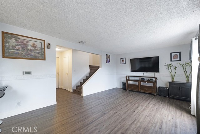 Detail Gallery Image 4 of 24 For 12351 Osborne Pl #15,  Pacoima,  CA 91331 - 2 Beds | 1/1 Baths