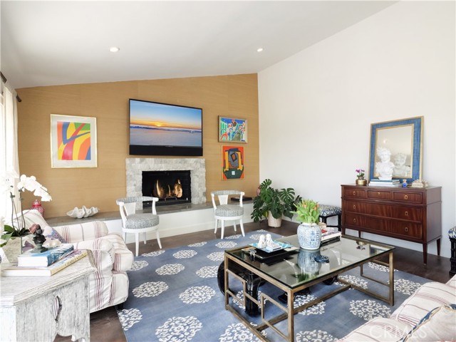 Detail Gallery Image 9 of 39 For 207 S Poinsettia Ave, Manhattan Beach,  CA 90266 - 4 Beds | 5 Baths