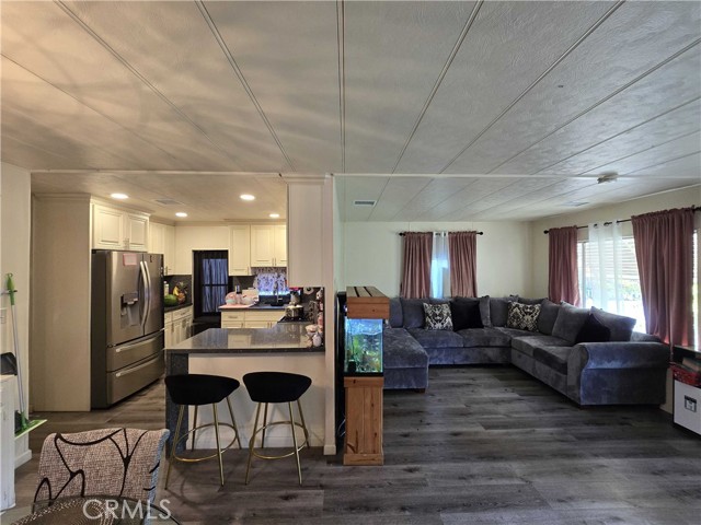 Detail Gallery Image 11 of 26 For 995 Pomona Rd #1,  Corona,  CA 92882 - 3 Beds | 2 Baths