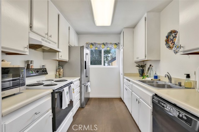 26058 Serrano Court, Lake Forest CA: https://media.crmls.org/medias/f5f4dc48-4477-4744-a7f3-ab369196d312.jpg
