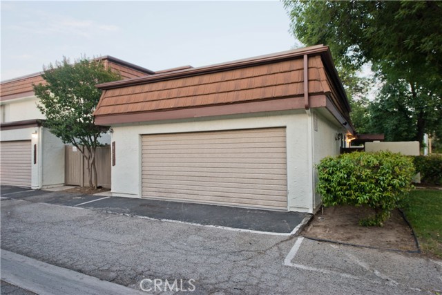 10171 Valley Circle Boulevard, Chatsworth CA: https://media.crmls.org/medias/f5f51fa9-06cb-4de8-96c5-8faf1b513bde.jpg
