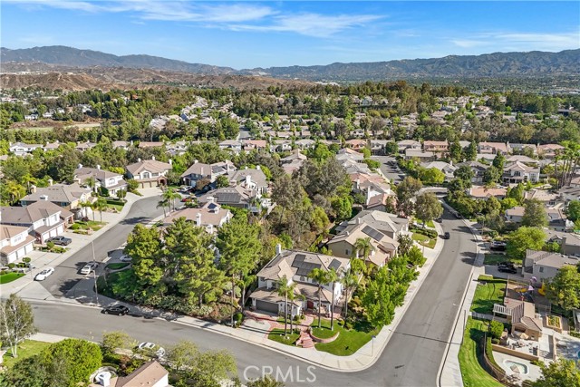 Detail Gallery Image 8 of 75 For 27371 Blueridge Dr, Valencia,  CA 91354 - 6 Beds | 4 Baths