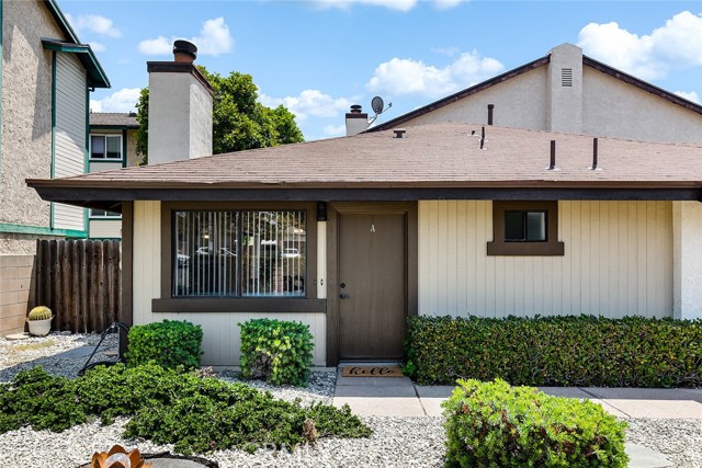 1626 S Mayflower Avenue, Monrovia CA: https://media.crmls.org/medias/f5f64dff-a42c-4747-a68f-a5c09a5b79ca.jpg