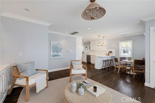 Detail Gallery Image 5 of 62 For 2209 Faymont Ave, Manhattan Beach,  CA 90266 - 4 Beds | 2/1 Baths