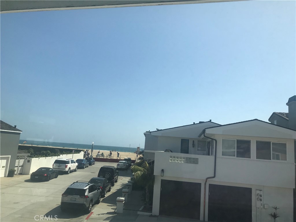 https://media.crmls.org/medias/f5f6c8c3-488f-4672-ba10-ca0442fd3cf2.jpg?preset=X-Large