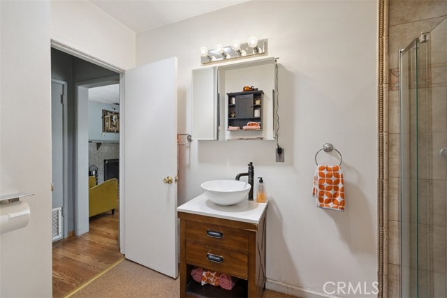5800 Winnetka Avenue, Woodland Hills CA: https://media.crmls.org/medias/f5f75215-873e-4e5f-a5eb-a99623944557.jpg