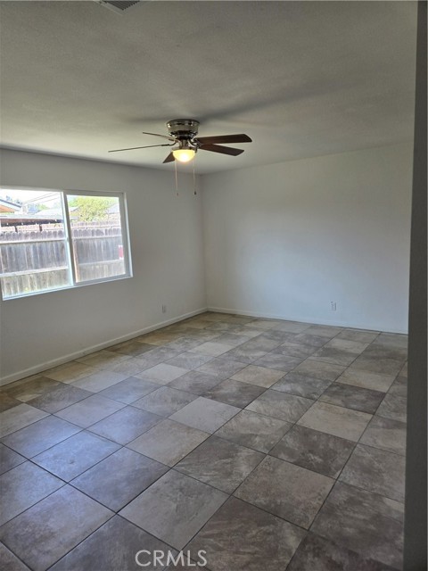 Detail Gallery Image 9 of 19 For 902 Boxwood Ln, Lemoore,  CA 93245 - 3 Beds | 2 Baths