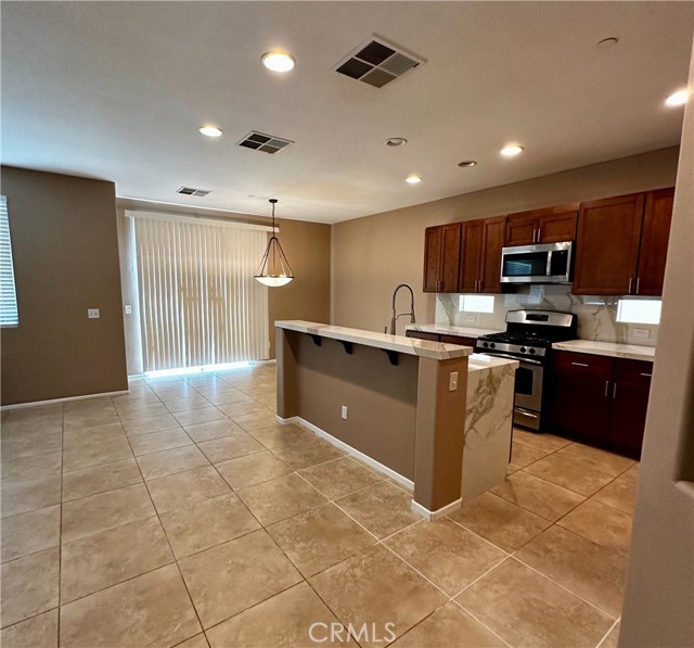 11500 Park Trails Street, Riverside CA: https://media.crmls.org/medias/f5f7fdf0-6406-4569-8cf5-fae381f28ed9.jpg