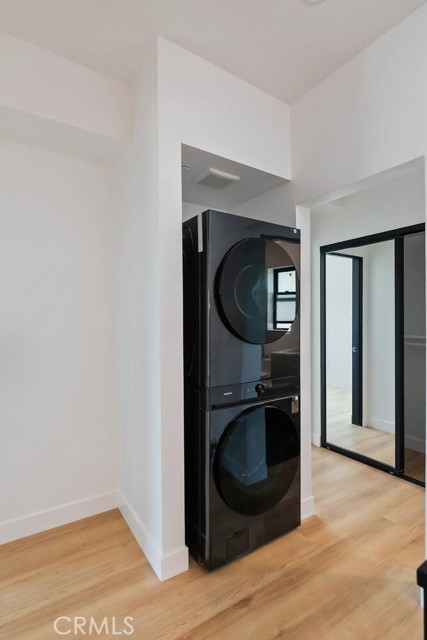 2633 S Cochran Avenue, Los Angeles CA: https://media.crmls.org/medias/f5f941f2-2a7f-4845-86a4-68be5f8d0f60.jpg