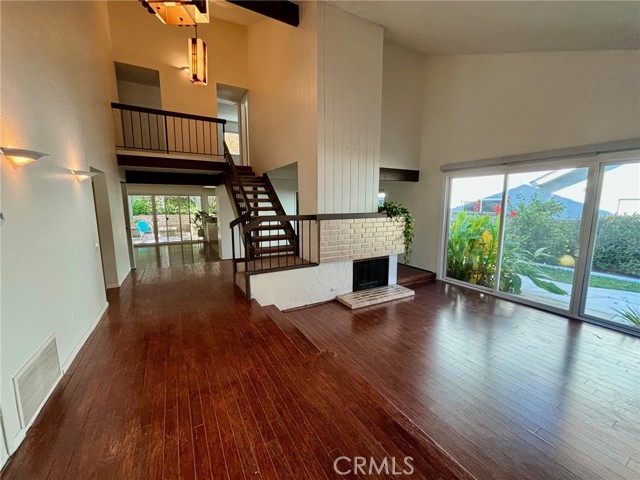 25451 Via Macarena, Valencia CA: https://media.crmls.org/medias/f5f94293-341d-453c-b6d2-a5fcc103a11d.jpg