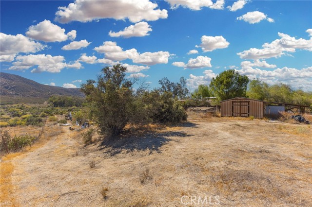 45479 Sheeps Foot Road, Aguanga CA: https://media.crmls.org/medias/f5f994e5-d808-4ad8-9321-b5aeba7d0c5b.jpg