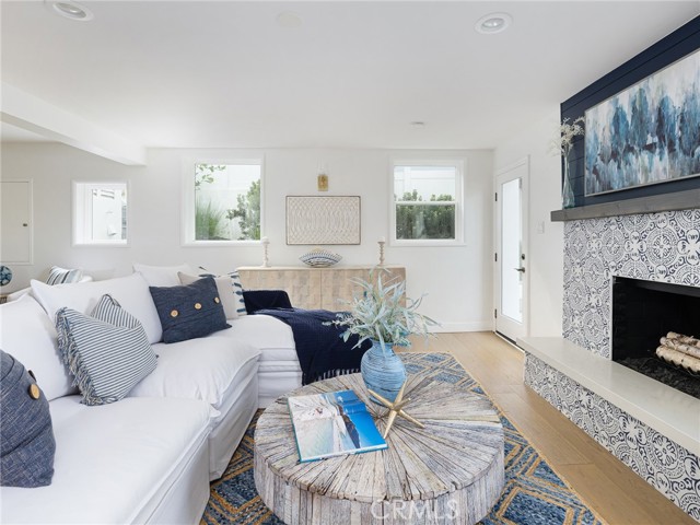 237 Via Los Miradores, Redondo Beach CA: https://media.crmls.org/medias/f5f9af6a-08fd-4ad2-b884-3589a720ac8e.jpg