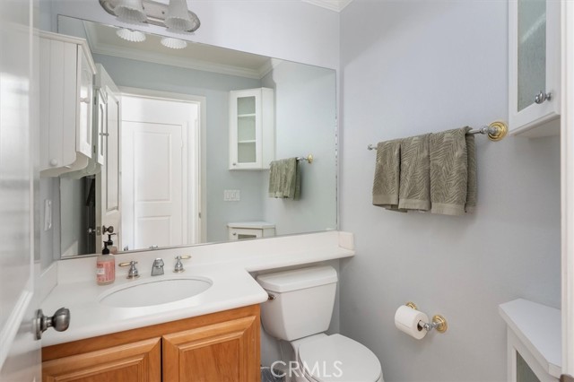 Detail Gallery Image 13 of 38 For 23346 Clearwater Ln, Valencia,  CA 91355 - 4 Beds | 2/1 Baths
