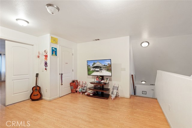 Detail Gallery Image 14 of 31 For 336 E Locust, Lodi,  CA 95240 - 5 Beds | 2/1 Baths