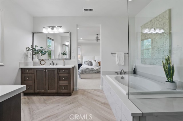 Detail Gallery Image 28 of 51 For 63 Berna, Lake Forest,  CA 92630 - 5 Beds | 4 Baths