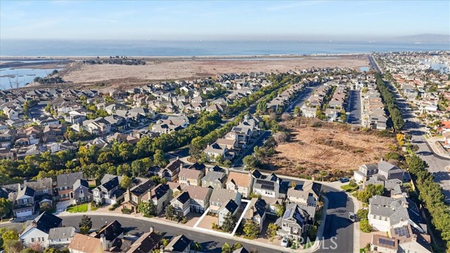 Detail Gallery Image 31 of 34 For 17291 Wareham Ln, Huntington Beach,  CA 92649 - 3 Beds | 2/1 Baths