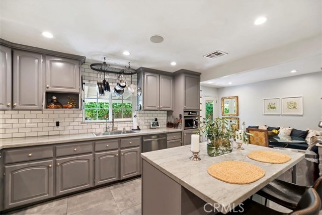 3751 Laurita Avenue, Pasadena CA: https://media.crmls.org/medias/f5fb6a54-50d1-4150-9a26-87112b974903.jpg