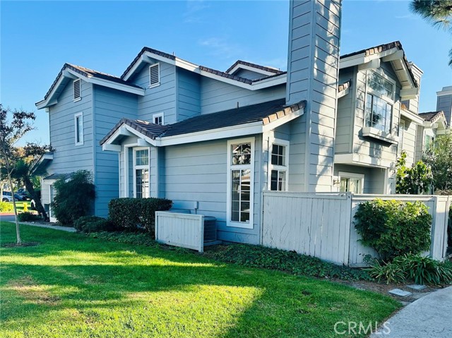 Detail Gallery Image 2 of 3 For 13561 Eucalyptus Street, Tustin,  CA 92782 - 3 Beds | 2/1 Baths