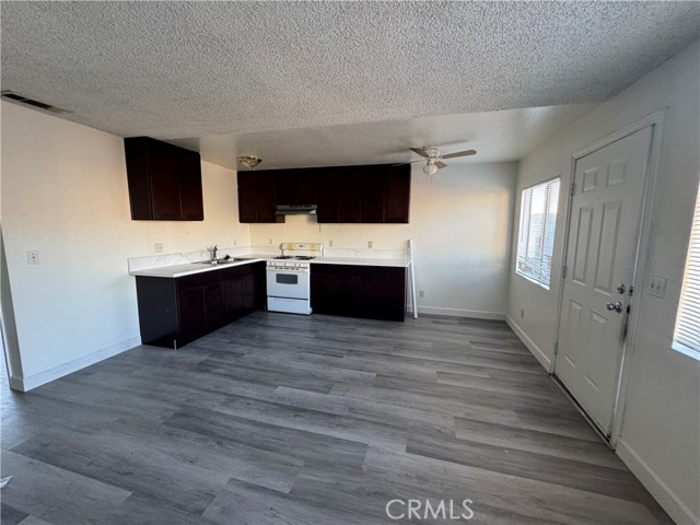 Detail Gallery Image 4 of 12 For 3751 Harvill #8,  Riverside,  CA 92503 - 1 Beds | 1 Baths