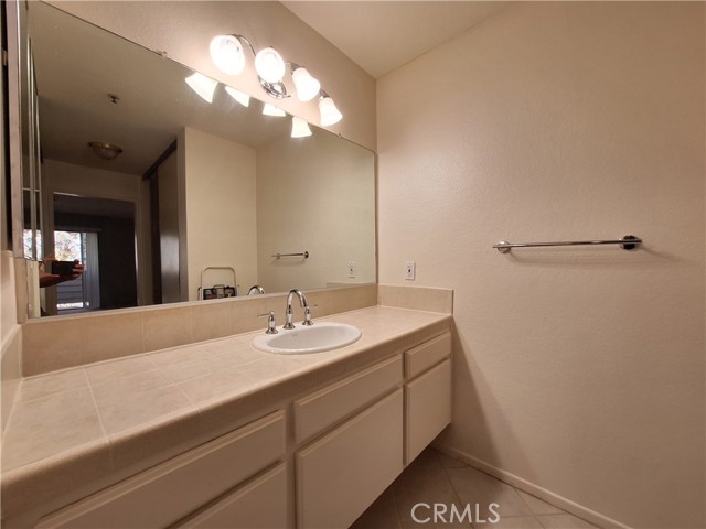 Detail Gallery Image 9 of 18 For 2559 Plaza Del Amo #304,  Torrance,  CA 90503 - 2 Beds | 2 Baths