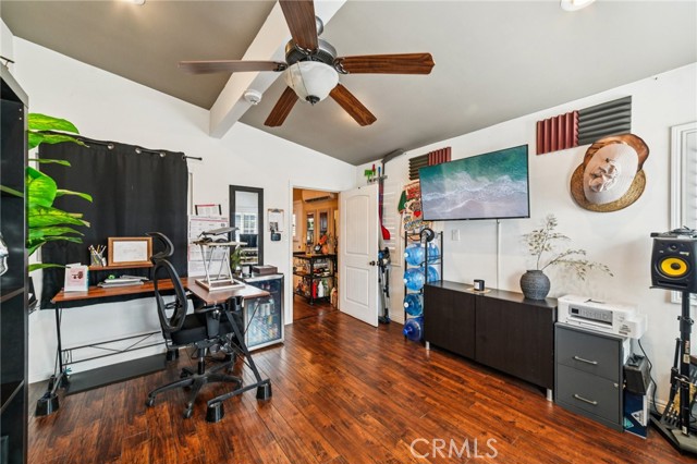9642 Aero Drive, Pico Rivera CA: https://media.crmls.org/medias/f5fdefb8-cb16-44a0-9e1a-26956cb663ea.jpg