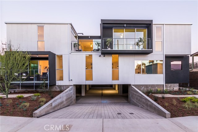 1150 Rowell Avenue, Manhattan Beach, California 90266, 3 Bedrooms Bedrooms, ,2 BathroomsBathrooms,Residential,Sold,Rowell,SB17002939