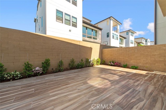 Detail Gallery Image 5 of 36 For 228 Stage, Irvine,  CA 92618 - 5 Beds | 5 Baths