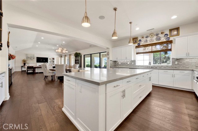 538 Francesca Lane, Glendora CA: https://media.crmls.org/medias/f5ff1c08-dfcc-431c-9226-6506b8430943.jpg