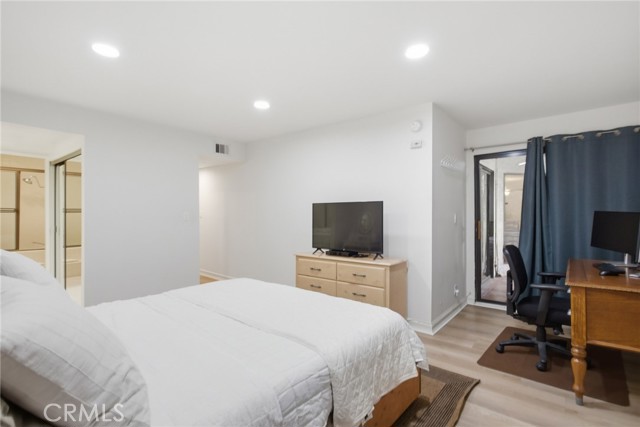 Detail Gallery Image 21 of 33 For 222 N Rose #8,  Burbank,  CA 91505 - 2 Beds | 2 Baths