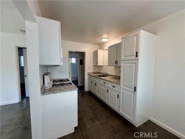 Detail Gallery Image 5 of 24 For 212 E 8th St #B,  Upland,  CA 91786 - 1 Beds | 1 Baths