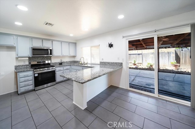 Detail Gallery Image 15 of 40 For 3576 Congress Dr, Riverside,  CA 92503 - 3 Beds | 2 Baths