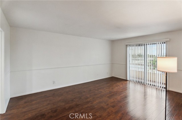 Detail Gallery Image 9 of 14 For 8710 Independence Ave #301,  Canoga Park,  CA 91304 - 2 Beds | 2 Baths