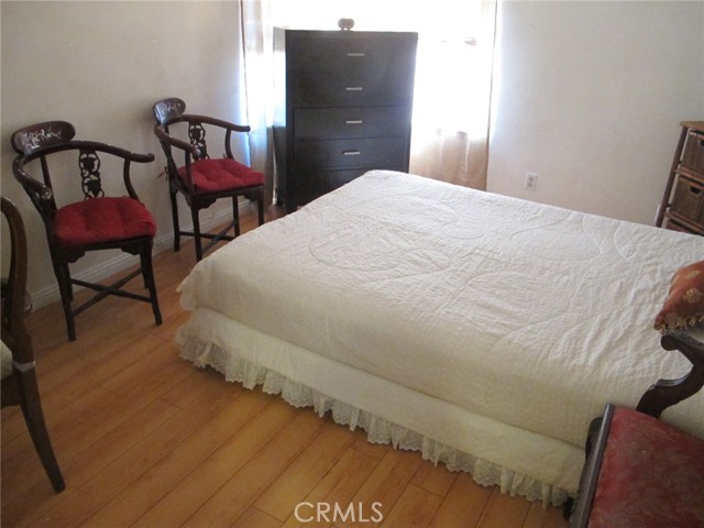 668 668 N Quince, Rialto CA: https://media.crmls.org/medias/f601cd73-01bd-43c1-acb0-d06e5bcfbb5a.jpg