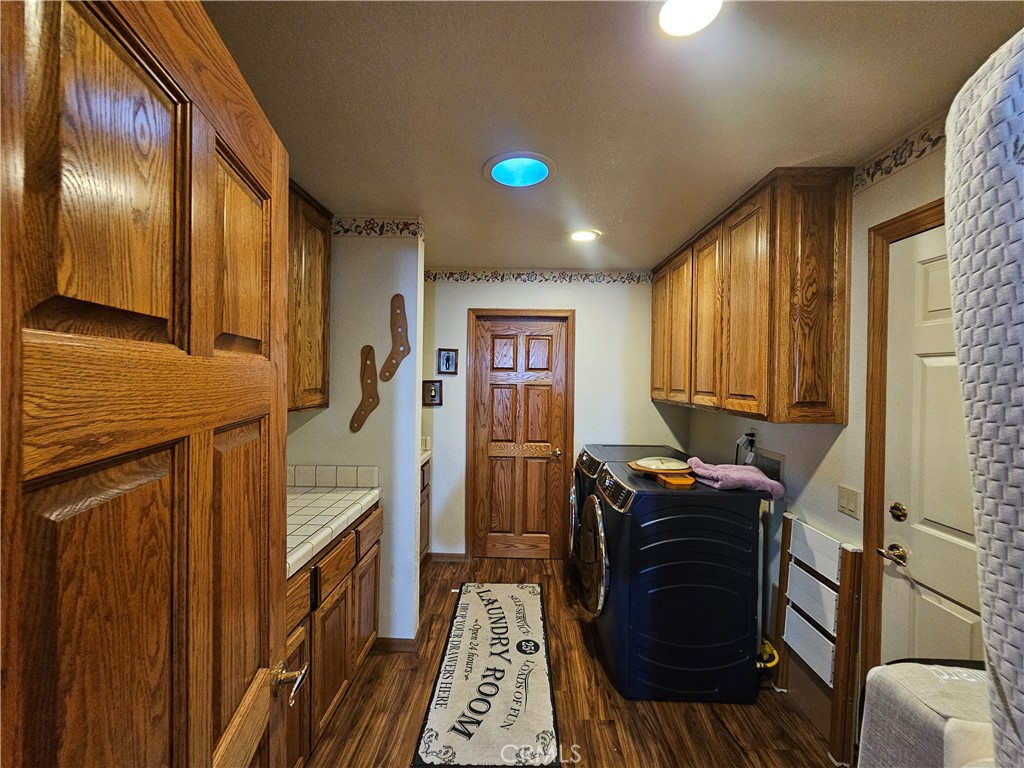 https://media.crmls.org/medias/f602bbf9-3c91-40e0-8f2d-d742990740df.jpg?preset=X-Large