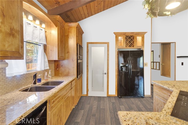 Detail Gallery Image 6 of 59 For 5771 Heath Creek, Wrightwood,  CA 92397 - 4 Beds | 2/1 Baths