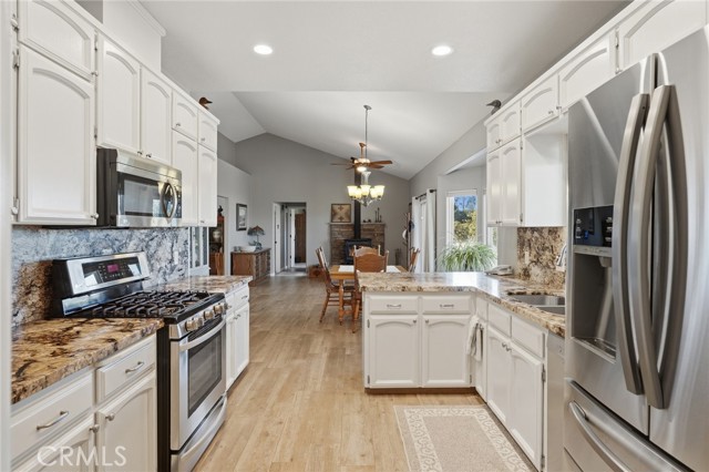 Detail Gallery Image 15 of 49 For 29913 Revis, Coarsegold,  CA 93614 - 4 Beds | 3 Baths