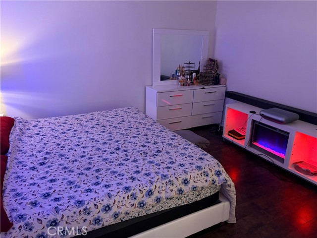 Detail Gallery Image 8 of 26 For 26172 Rainbow Glen, Newhall,  CA 91321 - 2 Beds | 2 Baths